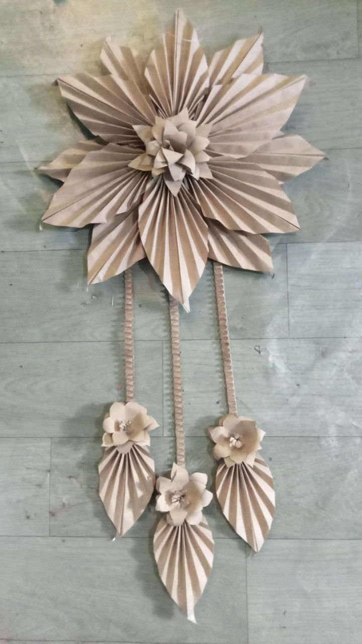 HIASAN DINDING BUNGA KERTAS